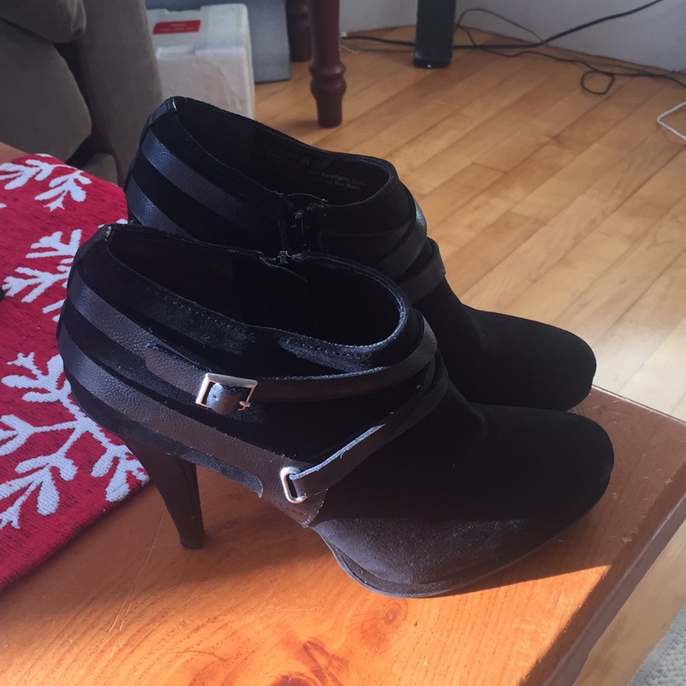 Booties - Picture 6 of 9